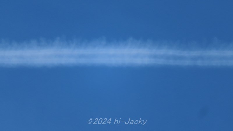 飛行機雲と翼端渦