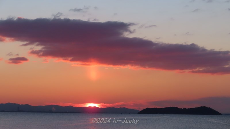 朝日の太陽柱