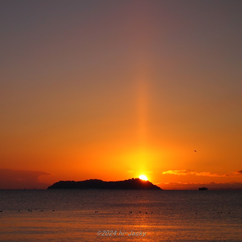 朝日の太陽柱