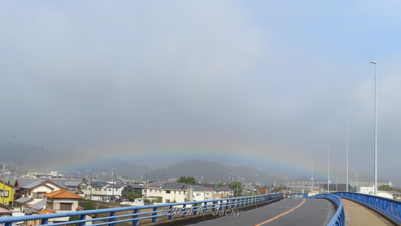 太陽高度37°の虹