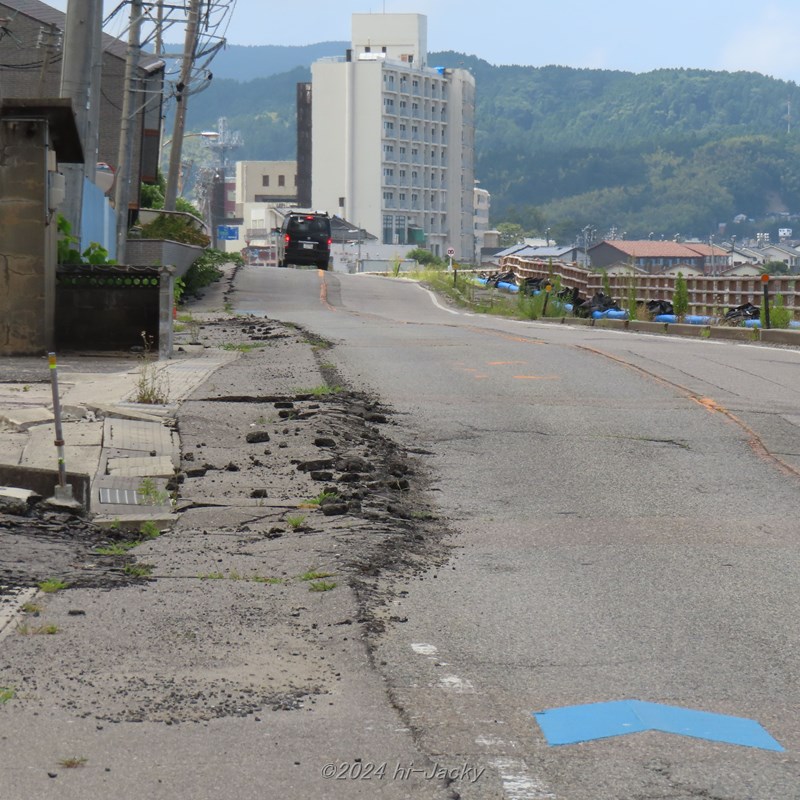 輪島の街中の道