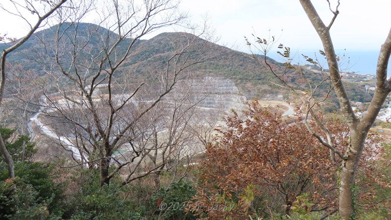 蔵王山側から見た田原鉱山