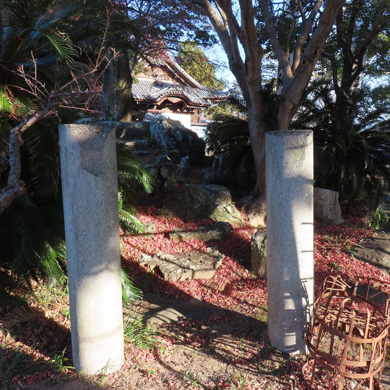 天満神社にある三河地震で折れた鳥居