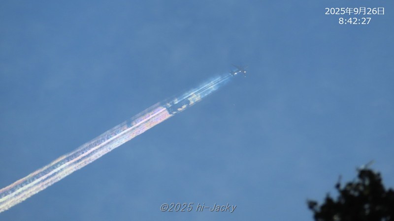 飛行機雲彩雲
