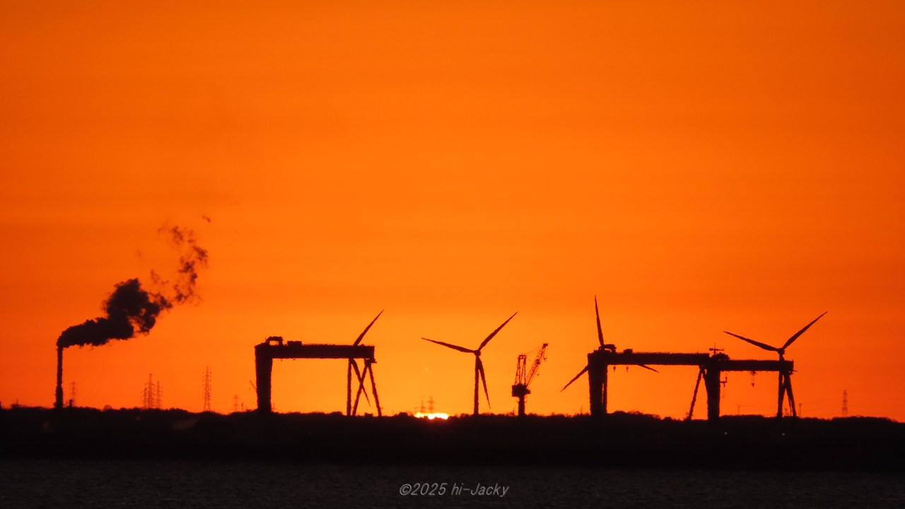 造船所からの日の出