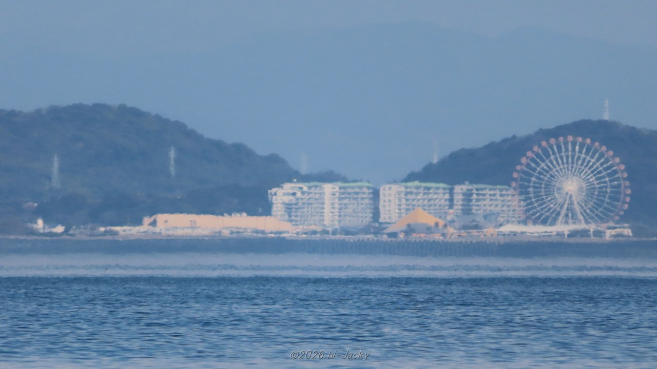 2026年2月22日の蜃気楼で変形したラグーナ蒲郡